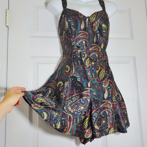 VINTAGE Cacique paisley chemise/romper - Picture 3 of 11